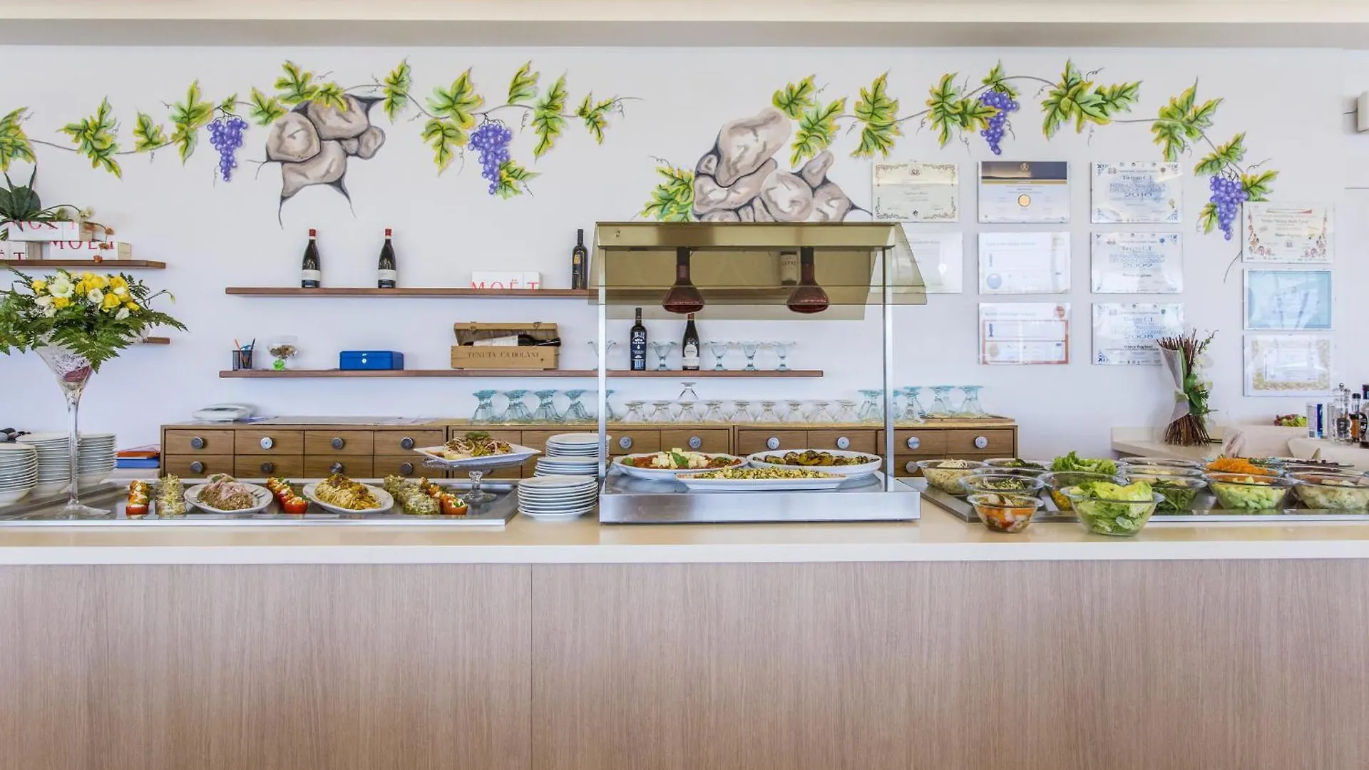 Hotel Benini Milano Marittima 4*,  Italia