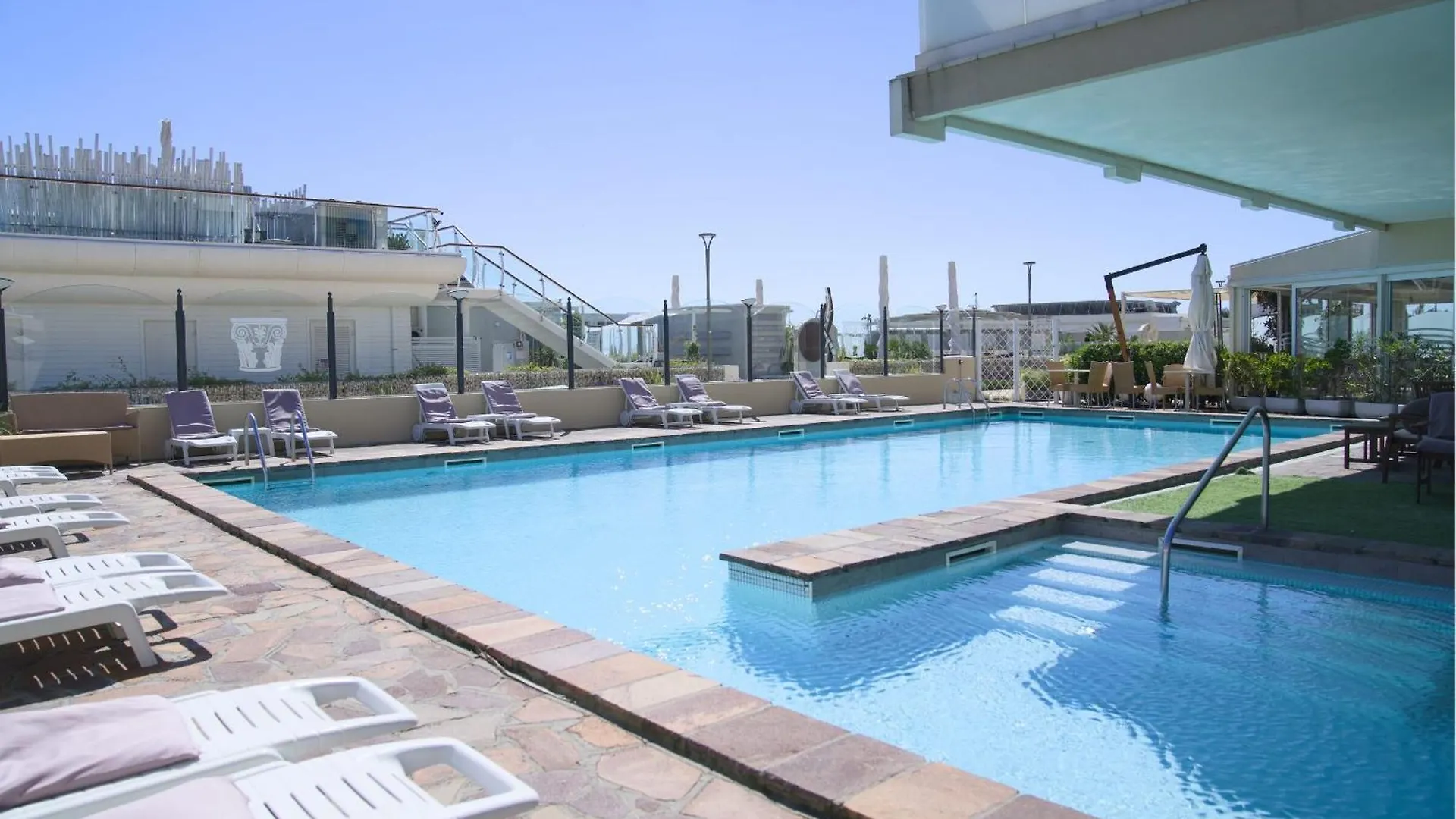 Hotel Benini Μιλάνο Μαριτίμα 4*,